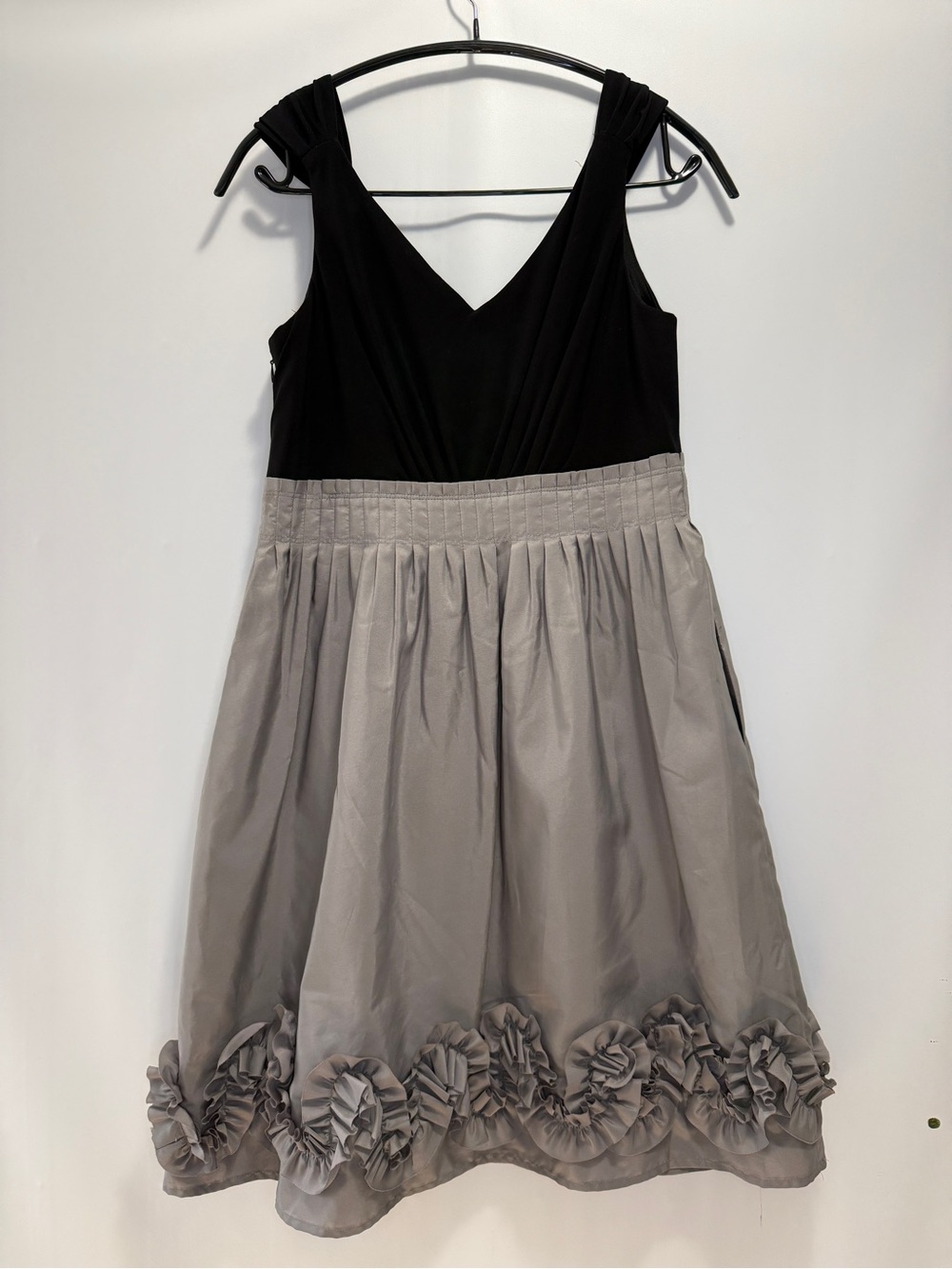 Night Way Collections MIDI Black Bodice Gray Rosette Hem Dress Womens Size 4